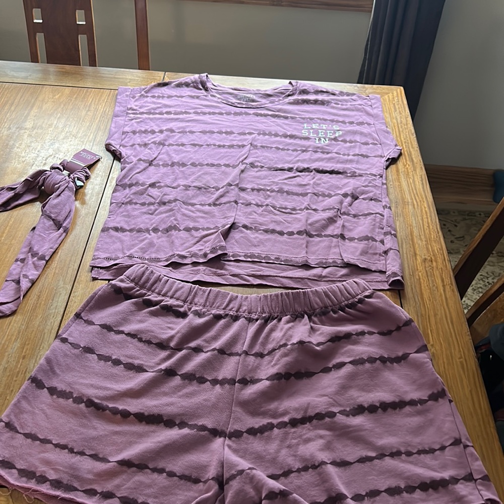 Ladies Pajama Set. New with tags. Size L.